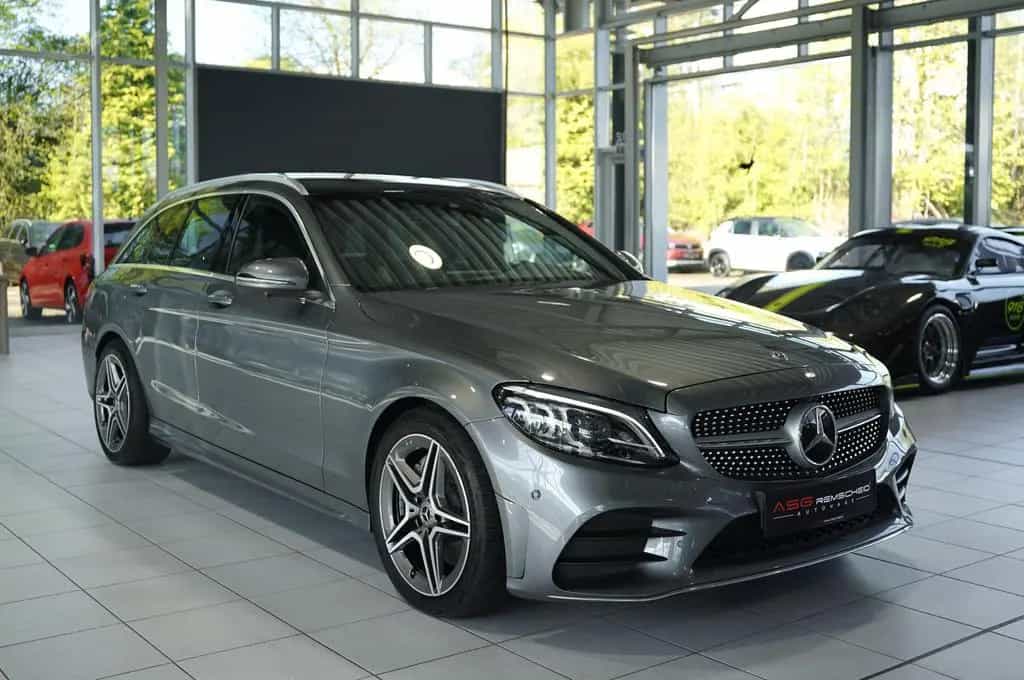 Mercedes-Benz C-Class 300 T d AMG Line *2.HD *Pano *Wide *Distr. 09/2019-photo-4