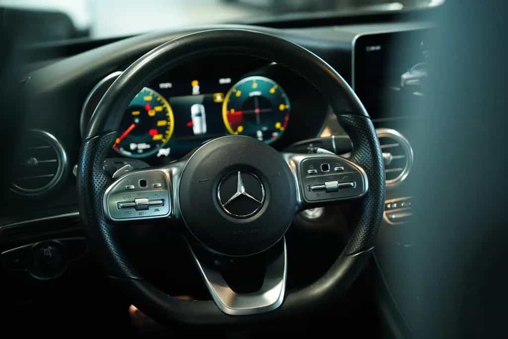 Mercedes-Benz C-Class 300 T d AMG Line *2.HD *Pano *Wide *Distr. 09/2019-photo-40