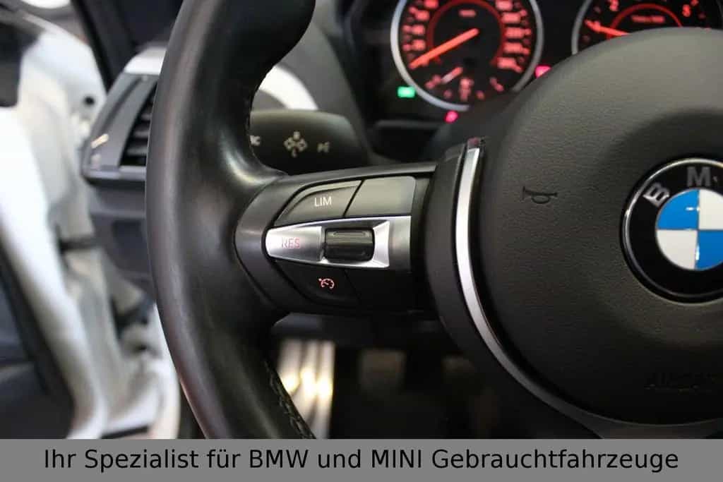 BMW 1 Series 118i M-PAKET*Alcantara*Scheckheft 11/2016-photo-21