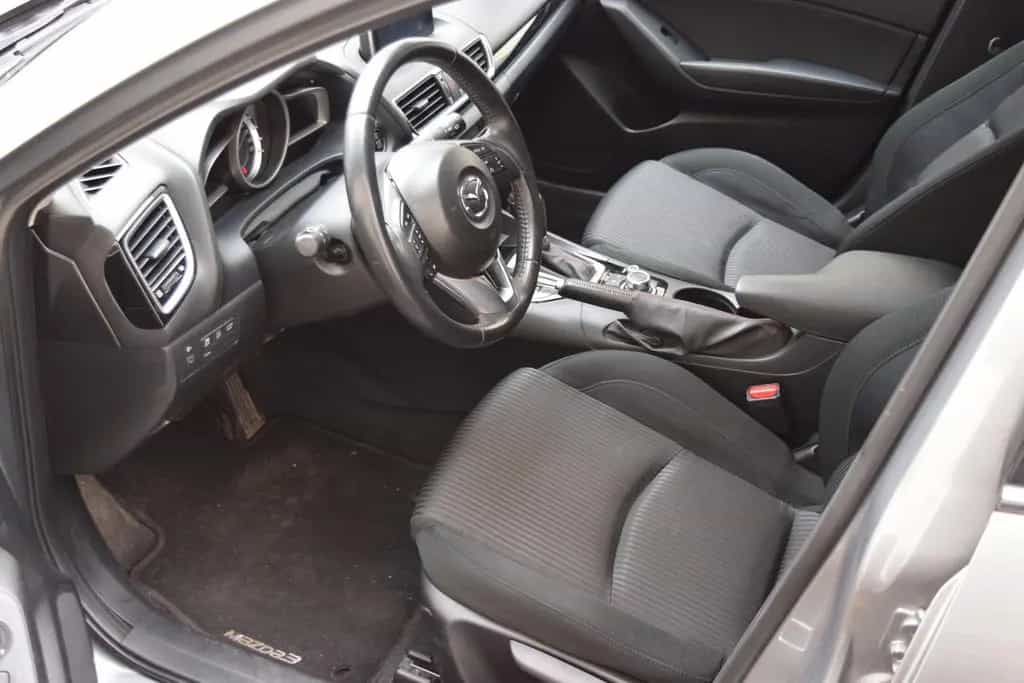 Mazda 3 Lim. 2.2D~Center-Line~Automatik~Navi~SH~2.Hd 09/2015-photo-9