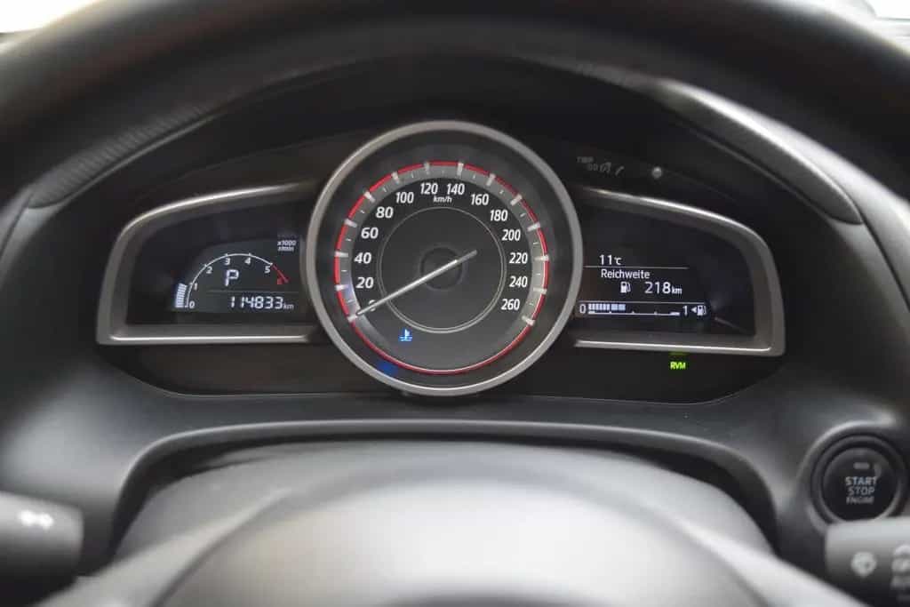 Mazda 3 Lim. 2.2D~Center-Line~Automatik~Navi~SH~2.Hd 09/2015-photo-12