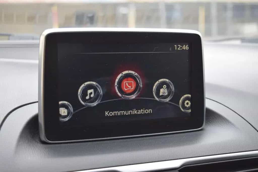Mazda 3 Lim. 2.2D~Center-Line~Automatik~Navi~SH~2.Hd 09/2015-photo-13