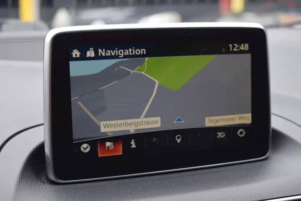Mazda 3 Lim. 2.2D~Center-Line~Automatik~Navi~SH~2.Hd 09/2015-photo-20