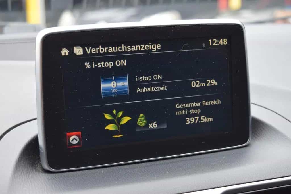 Mazda 3 Lim. 2.2D~Center-Line~Automatik~Navi~SH~2.Hd 09/2015-photo-21