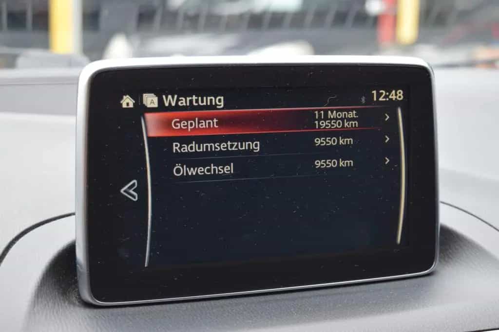 Mazda 3 Lim. 2.2D~Center-Line~Automatik~Navi~SH~2.Hd 09/2015-photo-23