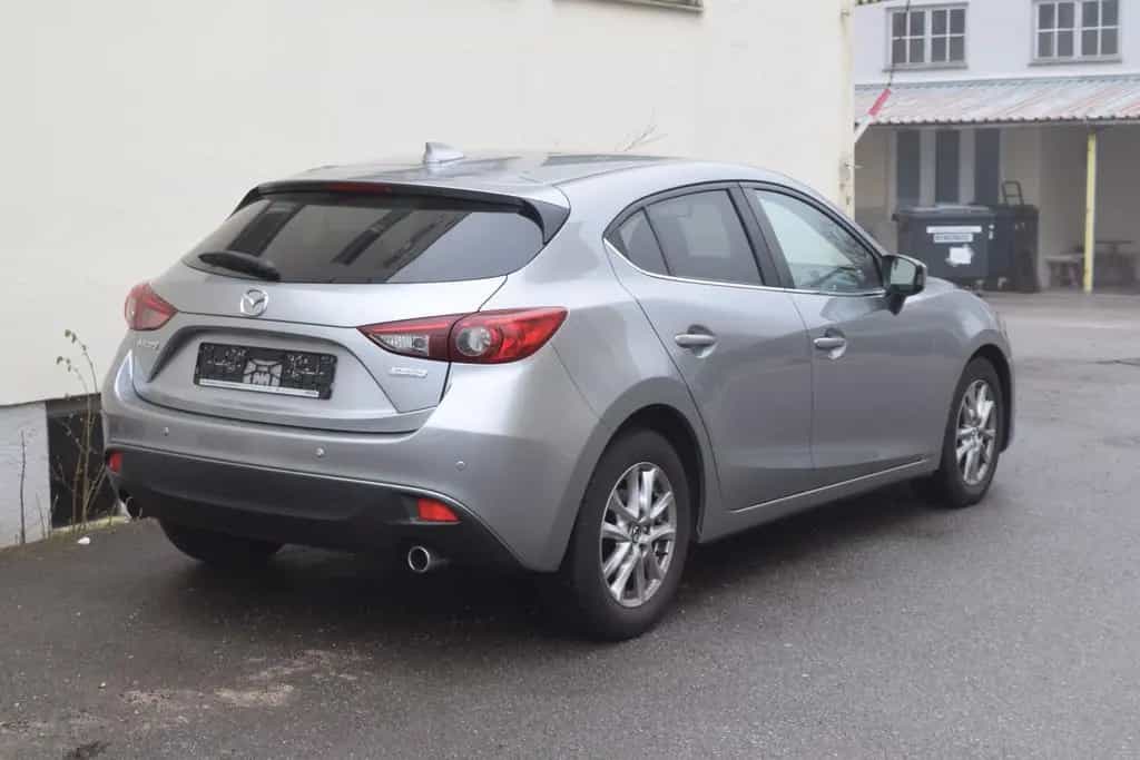 Mazda 3 Lim. 2.2D~Center-Line~Automatik~Navi~SH~2.Hd 09/2015-photo-3