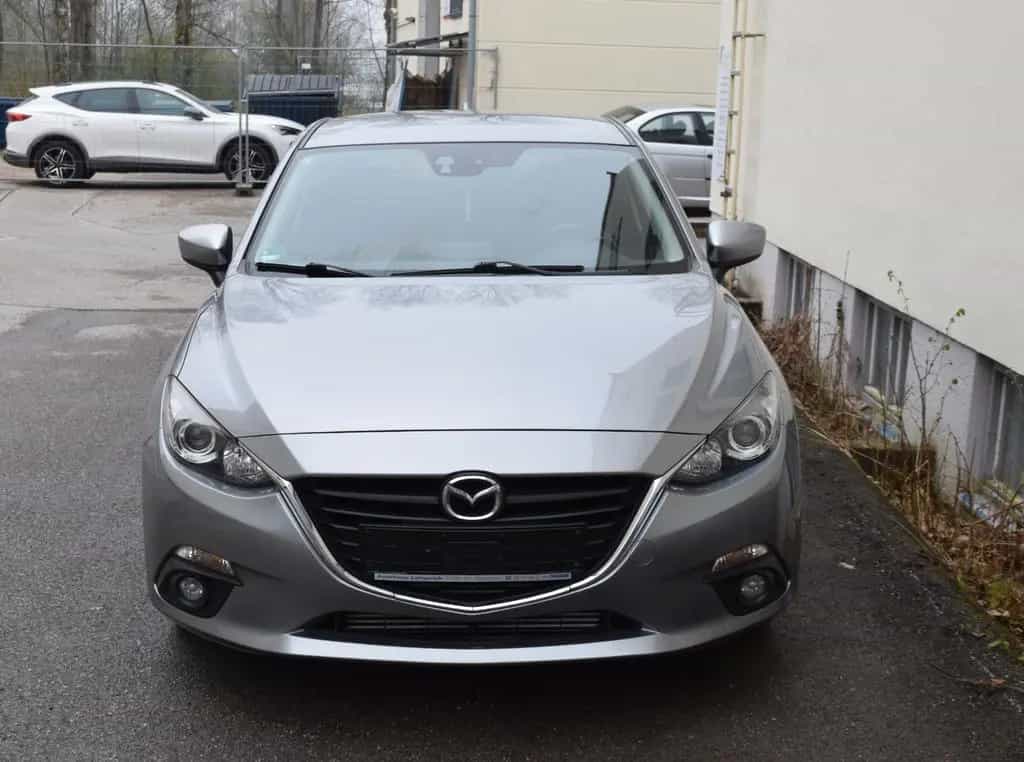 Mazda 3 Lim. 2.2D~Center-Line~Automatik~Navi~SH~2.Hd 09/2015-photo-4