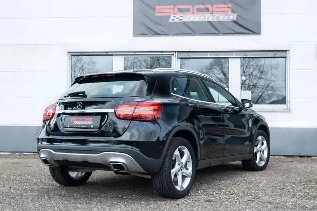 Mercedes-Benz GLA-Class 250 4Matic *LED *Pano *Keyless 10/2019-photo-20