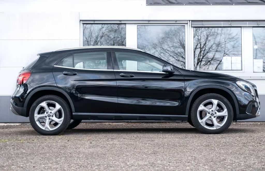Mercedes-Benz GLA-Class 250 4Matic *LED *Pano *Keyless 10/2019-photo-21