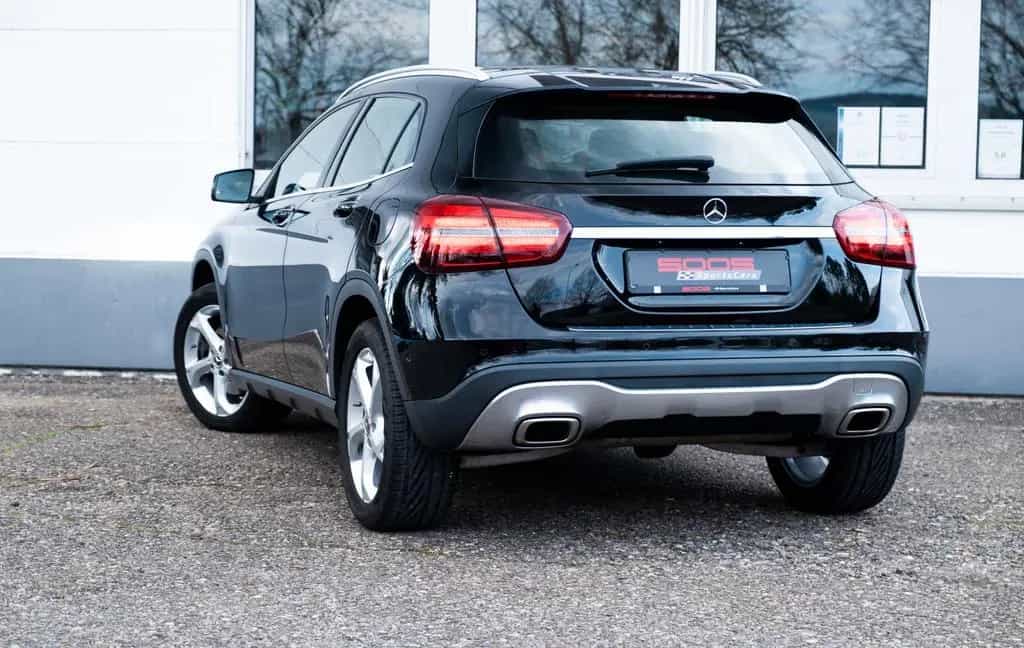Mercedes-Benz GLA-Class 250 4Matic *LED *Pano *Keyless 10/2019-photo-4