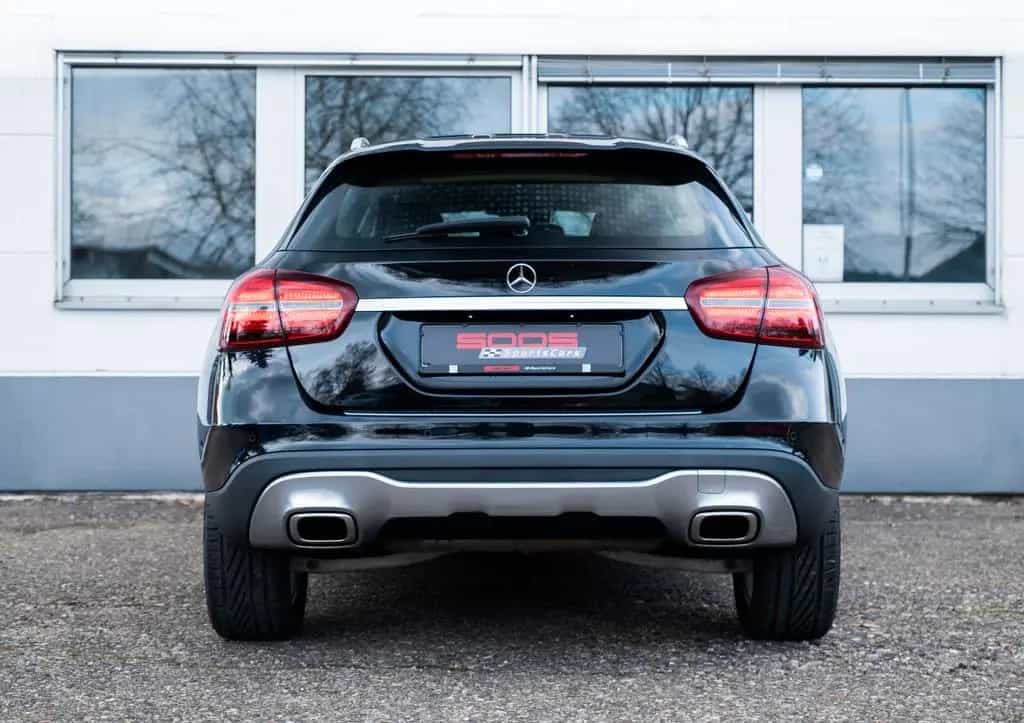 Mercedes-Benz GLA-Class 250 4Matic *LED *Pano *Keyless 10/2019-photo-5