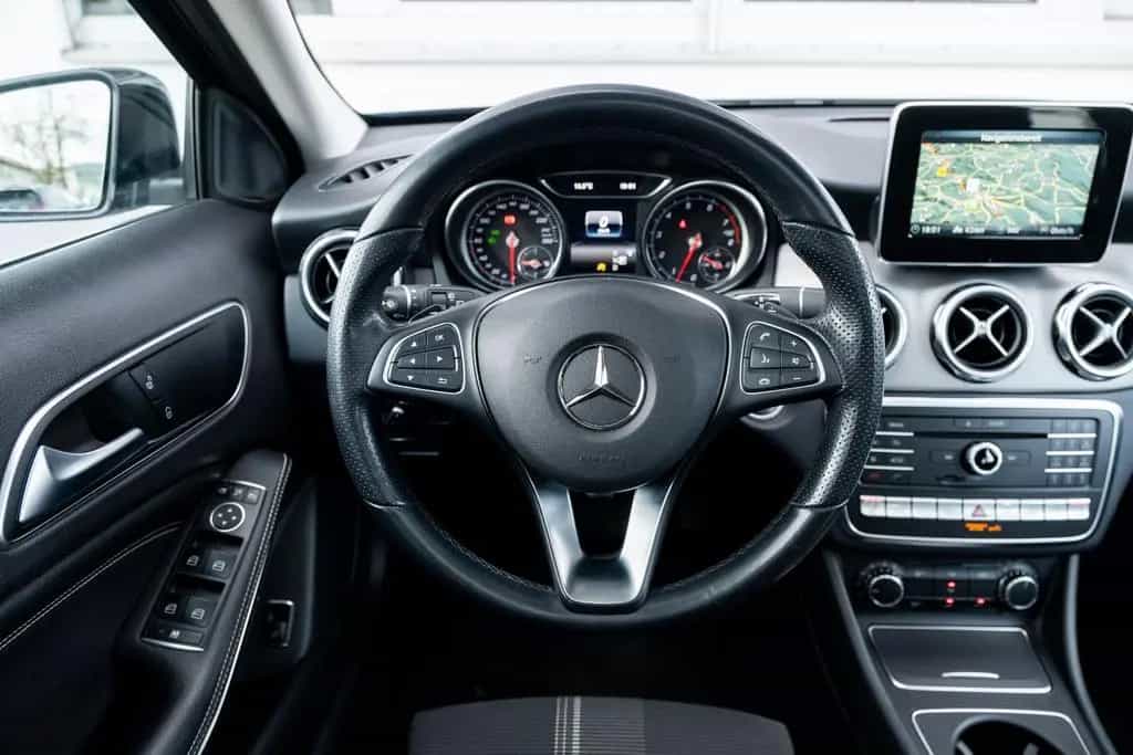 Mercedes-Benz GLA-Class 250 4Matic *LED *Pano *Keyless 10/2019-photo-7