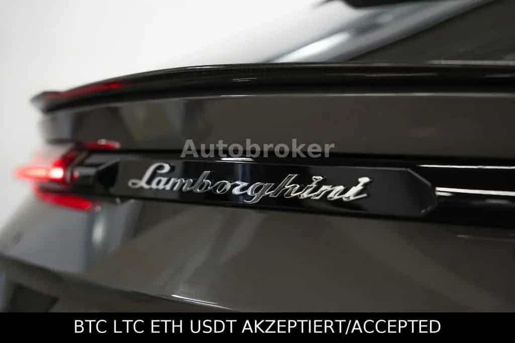 Lamborghini Urus Vision|Pano|22"|AHK|Garantie 02/2021-photo-10