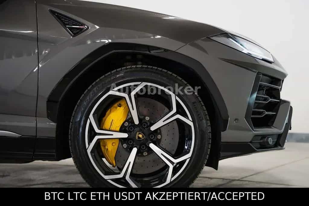 Lamborghini Urus Vision|Pano|22"|AHK|Garantie 02/2021-photo-15