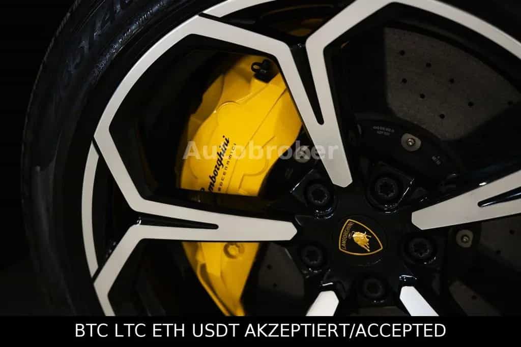 Lamborghini Urus Vision|Pano|22"|AHK|Garantie 02/2021-photo-16