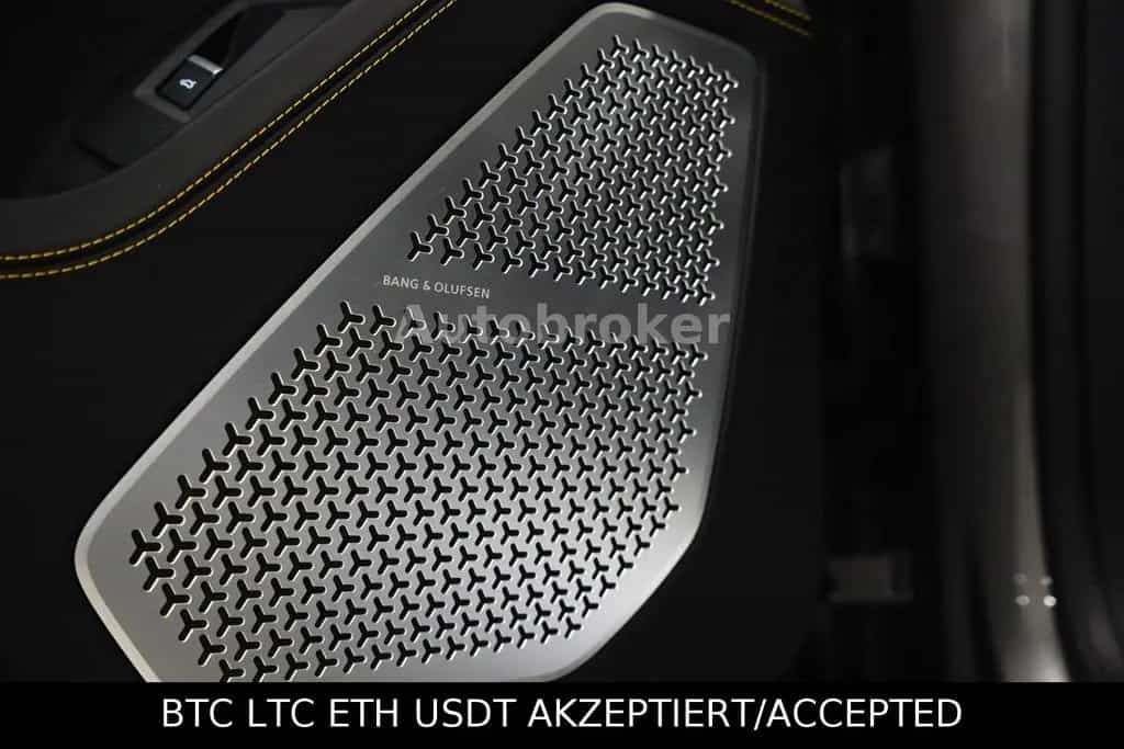 Lamborghini Urus Vision|Pano|22"|AHK|Garantie 02/2021-photo-24