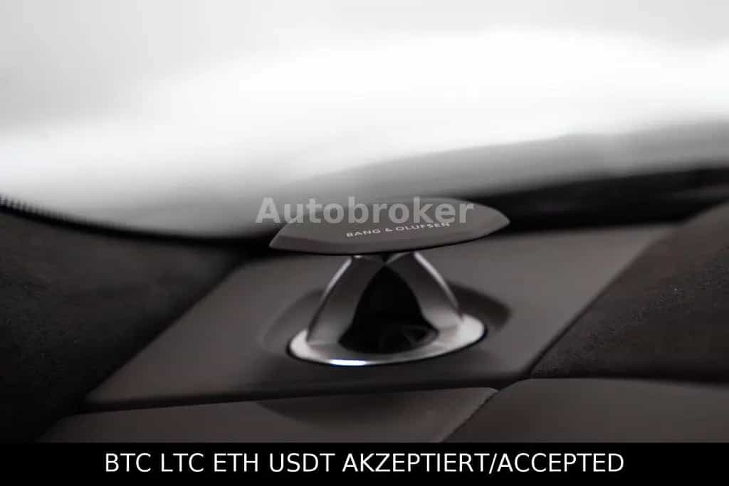 Lamborghini Urus Vision|Pano|22"|AHK|Garantie 02/2021-photo-25
