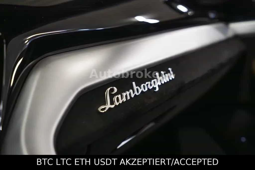 Lamborghini Urus Vision|Pano|22"|AHK|Garantie 02/2021-photo-27