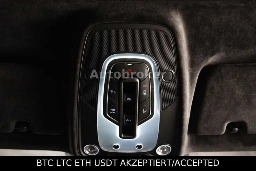 Lamborghini Urus Vision|Pano|22"|AHK|Garantie 02/2021-photo-28