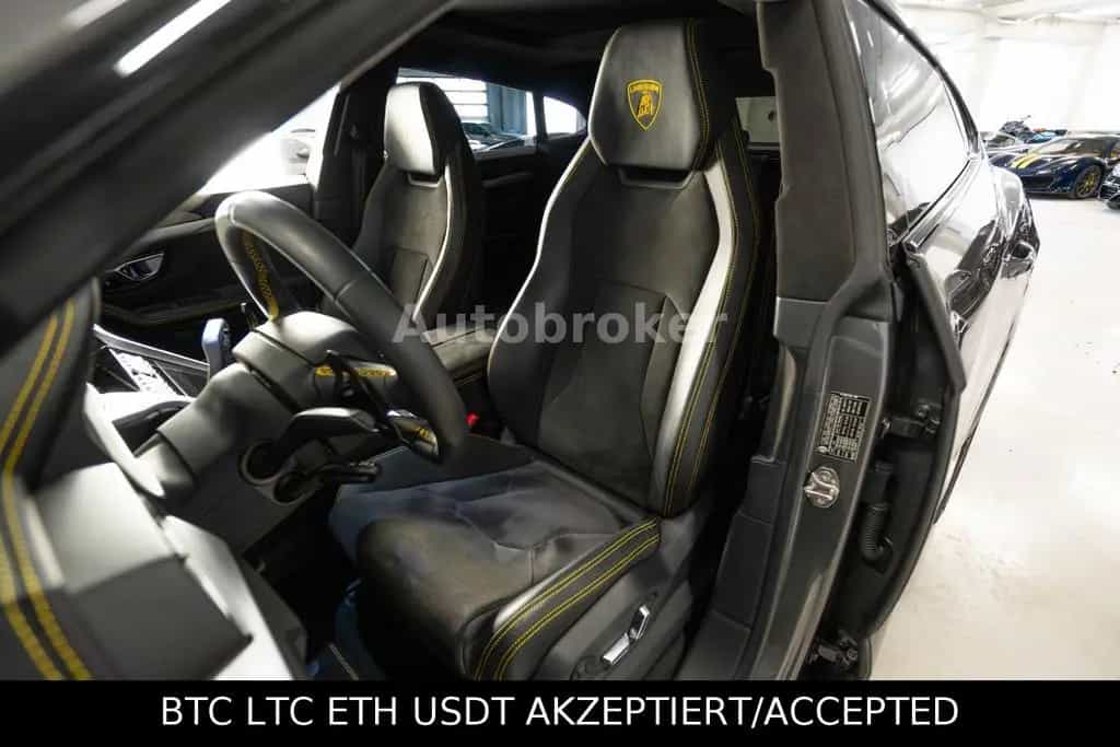 Lamborghini Urus Vision|Pano|22"|AHK|Garantie 02/2021-photo-39