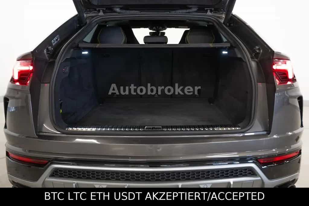 Lamborghini Urus Vision|Pano|22"|AHK|Garantie 02/2021-photo-44