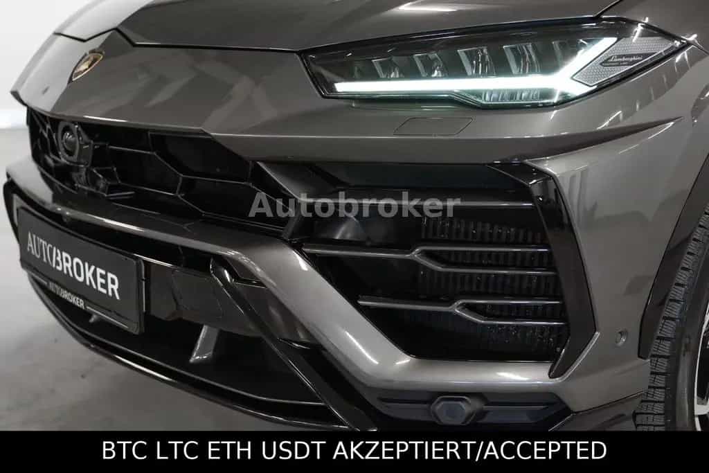 Lamborghini Urus Vision|Pano|22"|AHK|Garantie 02/2021-photo-8