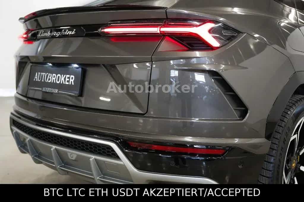 Lamborghini Urus Vision|Pano|22"|AHK|Garantie 02/2021-photo-9