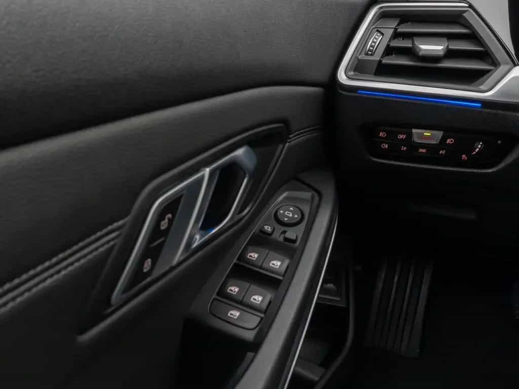 BMW 3 Series 320d  Sport Line Panorama HUD DAB Lordos LED PDC 12/2020-photo-35