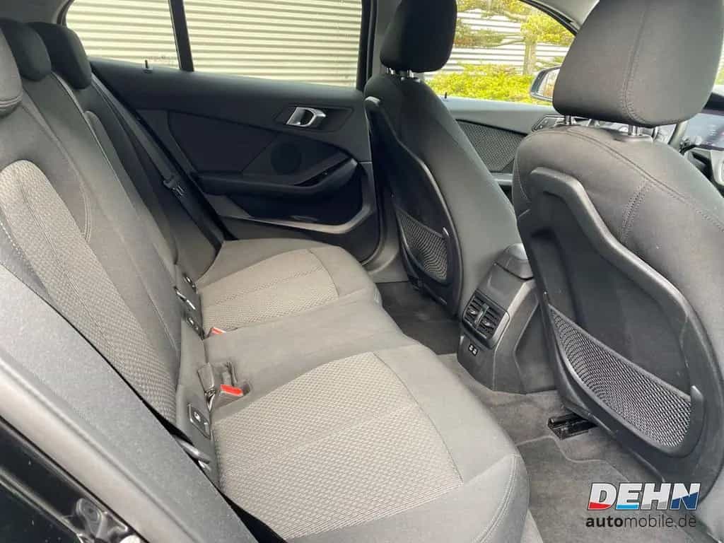 BMW 1 Series 118 i AT Advantage ACC Parkpaket Kamera Navi 11/2023-photo-8