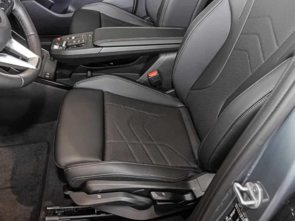 BMW 2 Series 218 i+Navi+DAB+Leder+RFK+Sportsitze+SHZ+PDCv+h null-photo-6