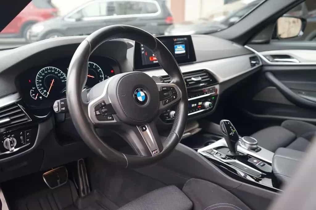 BMW 5 Series 520i M Sport DKG LED Navi Tempomat HarmanKardon 08/2019-photo-25