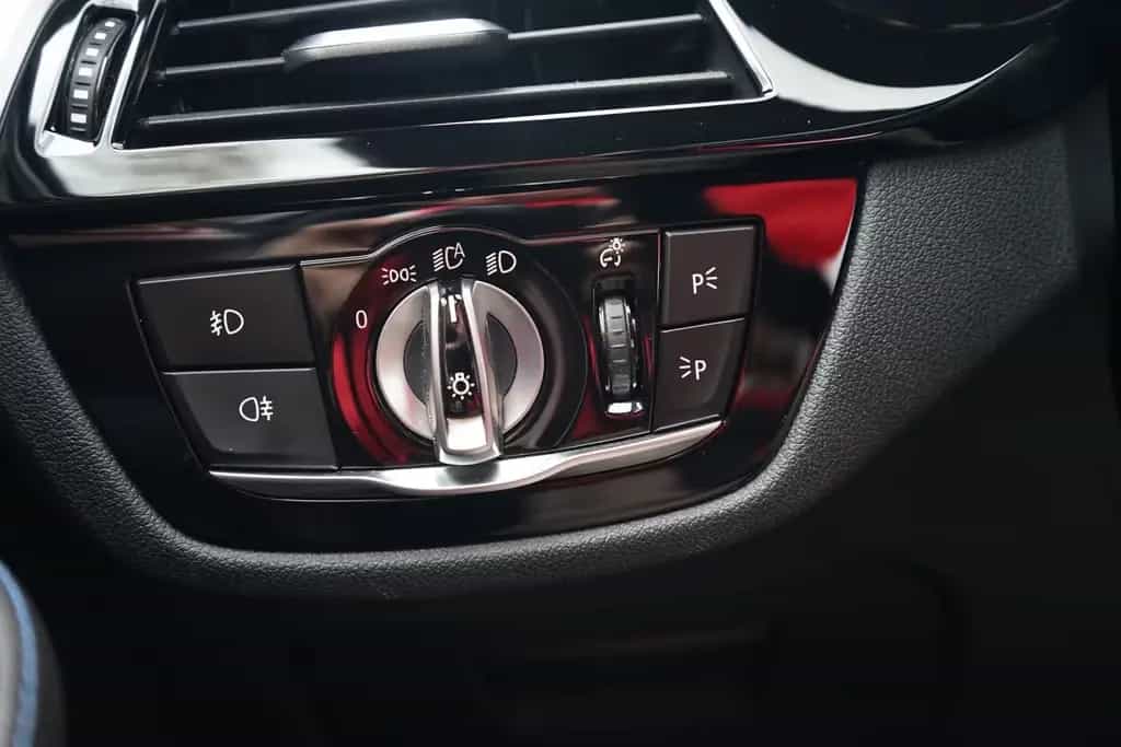 BMW 5 Series 520i M Sport DKG LED Navi Tempomat HarmanKardon 08/2019-photo-29