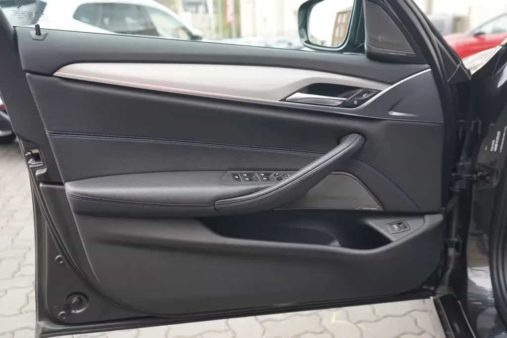 BMW 5 Series 520i M Sport DKG LED Navi Tempomat HarmanKardon 08/2019-photo-30