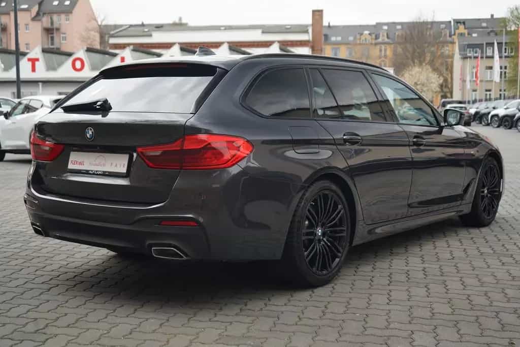 BMW 5 Series 520i M Sport DKG LED Navi Tempomat HarmanKardon 08/2019-photo-5