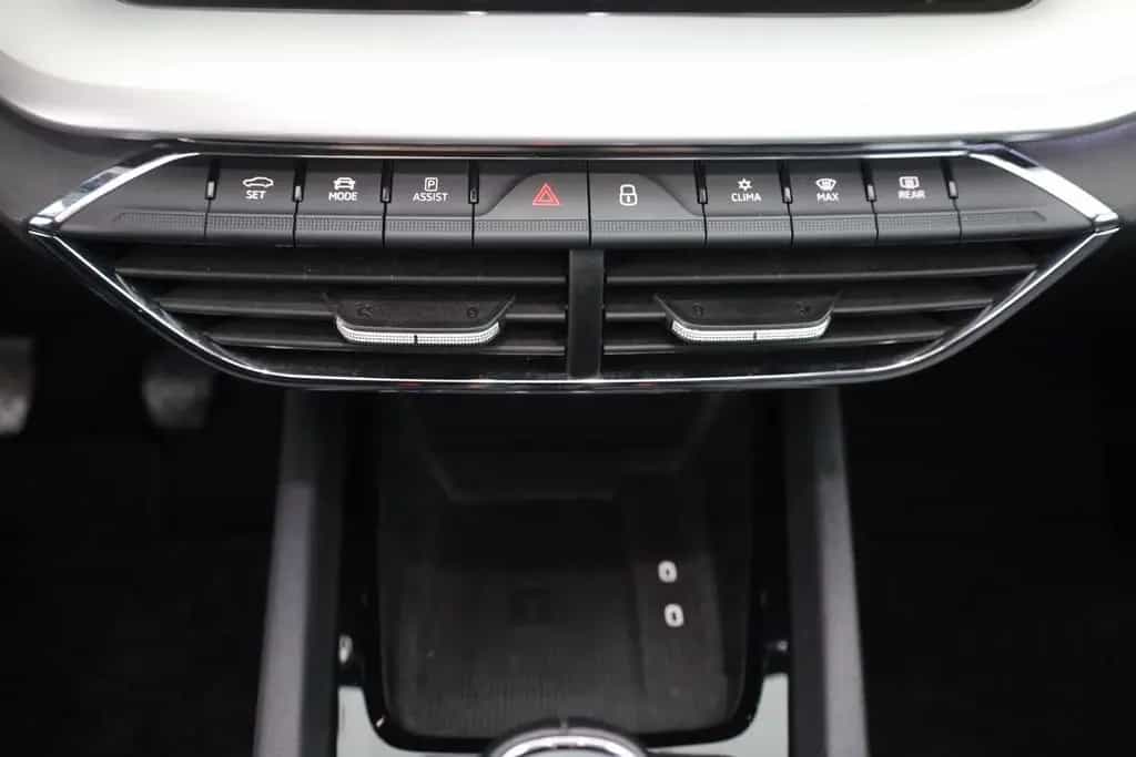 Skoda Octavia Combi 1.5 TSI LED Navi Panorama AHK DAB 06/2022-photo-11