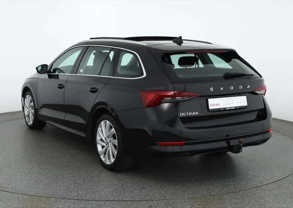 Skoda Octavia Combi 1.5 TSI LED Navi Panorama AHK DAB 06/2022-photo-2