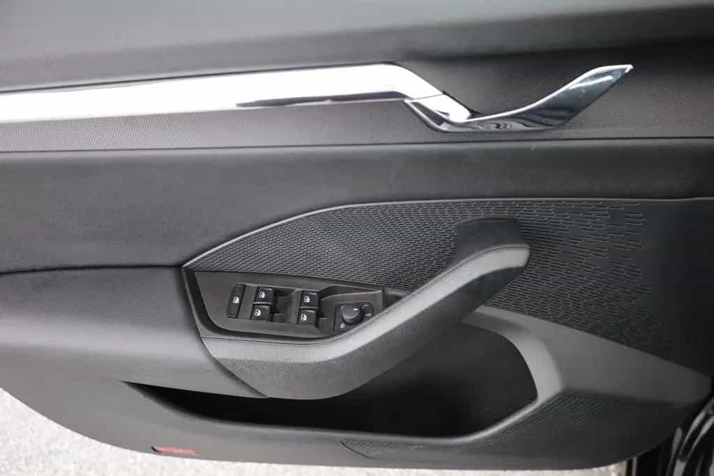 Skoda Octavia Combi 1.5 TSI LED Navi Panorama AHK DAB 06/2022-photo-21