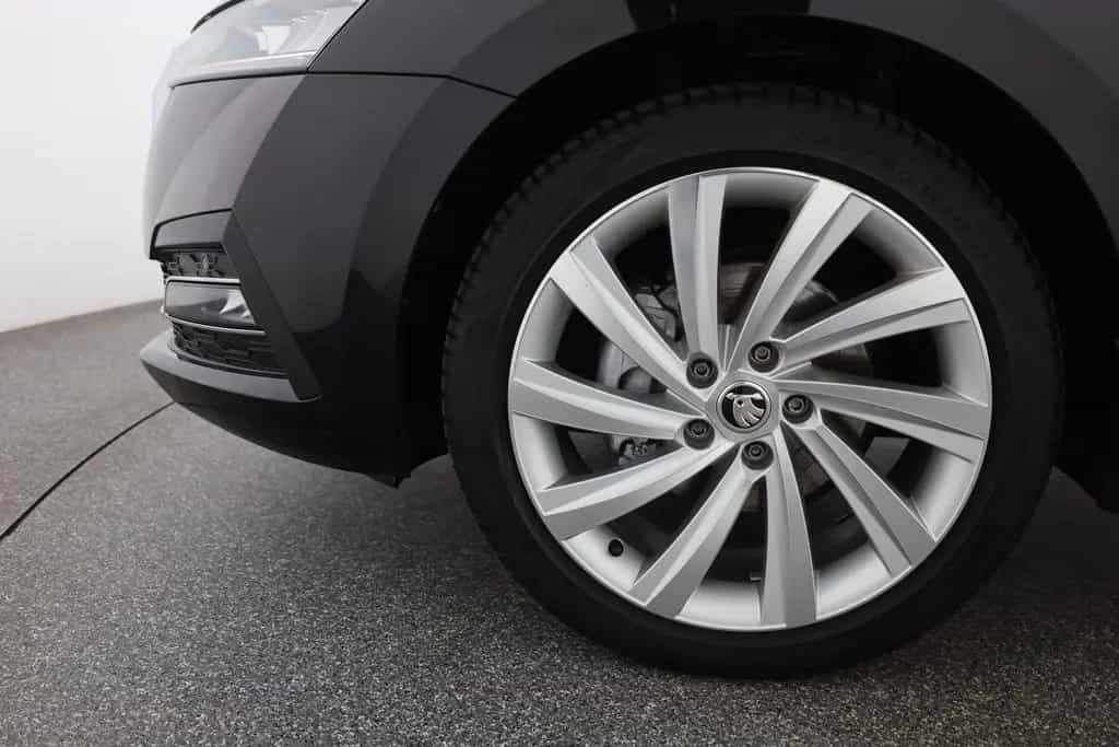 Skoda Octavia Combi 1.5 TSI LED Navi Panorama AHK DAB 06/2022-photo-32