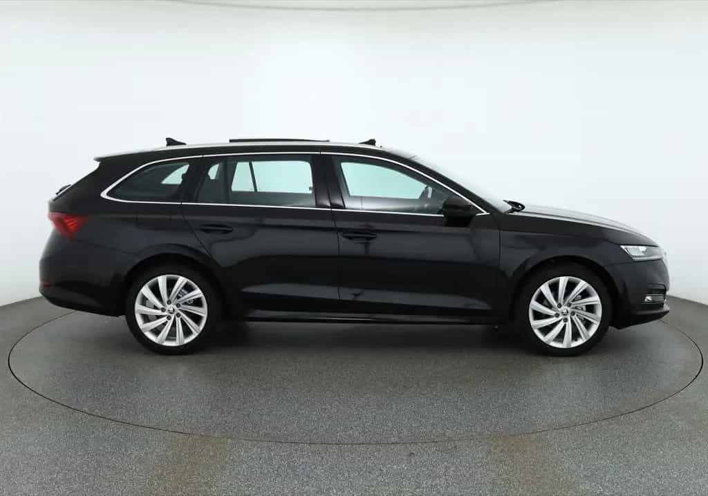 Skoda Octavia Combi 1.5 TSI LED Navi Panorama AHK DAB 06/2022-photo-5