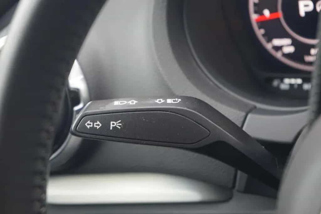 Audi A3 Sportback 35 TFSI S-Line LED Navi AHK PDC USB 01/2019-photo-16
