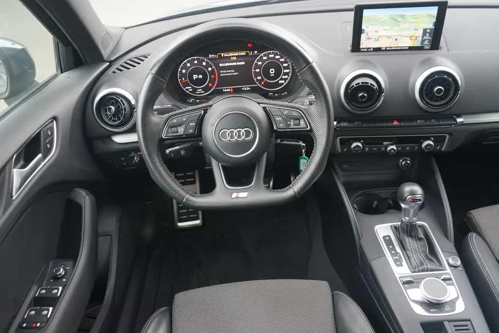 Audi A3 Sportback 35 TFSI S-Line LED Navi AHK PDC USB 01/2019-photo-8
