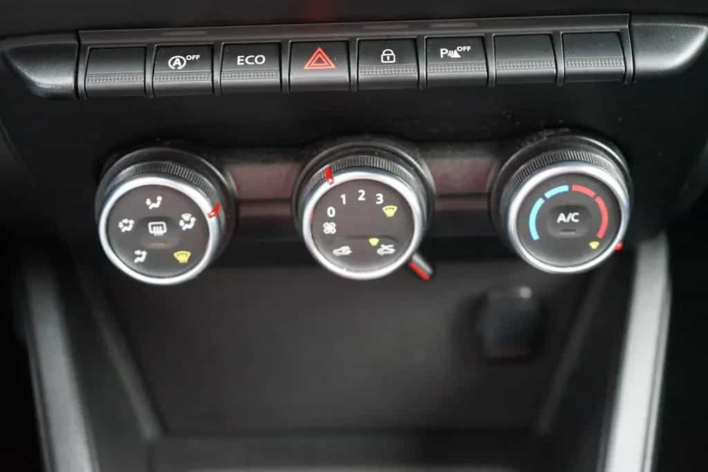 Dacia Duster II 1.3 TCe 130 Comfort DAB Navi Kamera Si 06/2019-photo-27