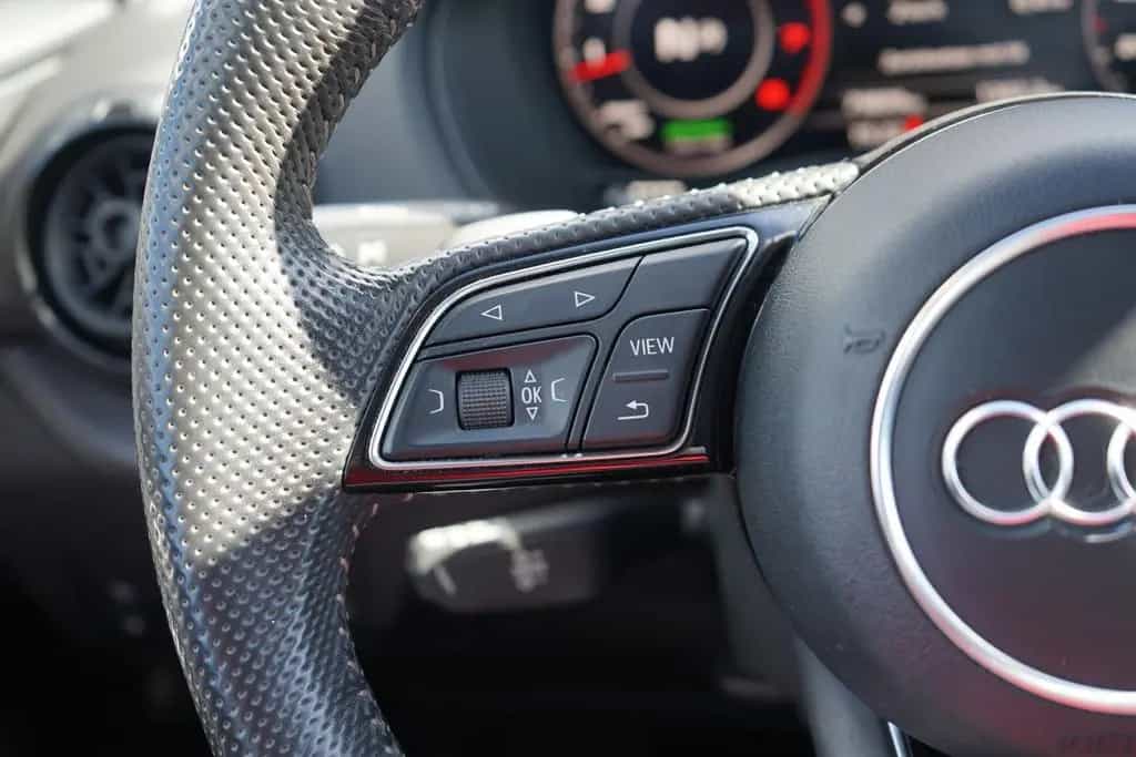 Audi Q2 1.4 TFSI S-Line S-Tronic LED Navi Sitzheizung 06/2017-photo-17