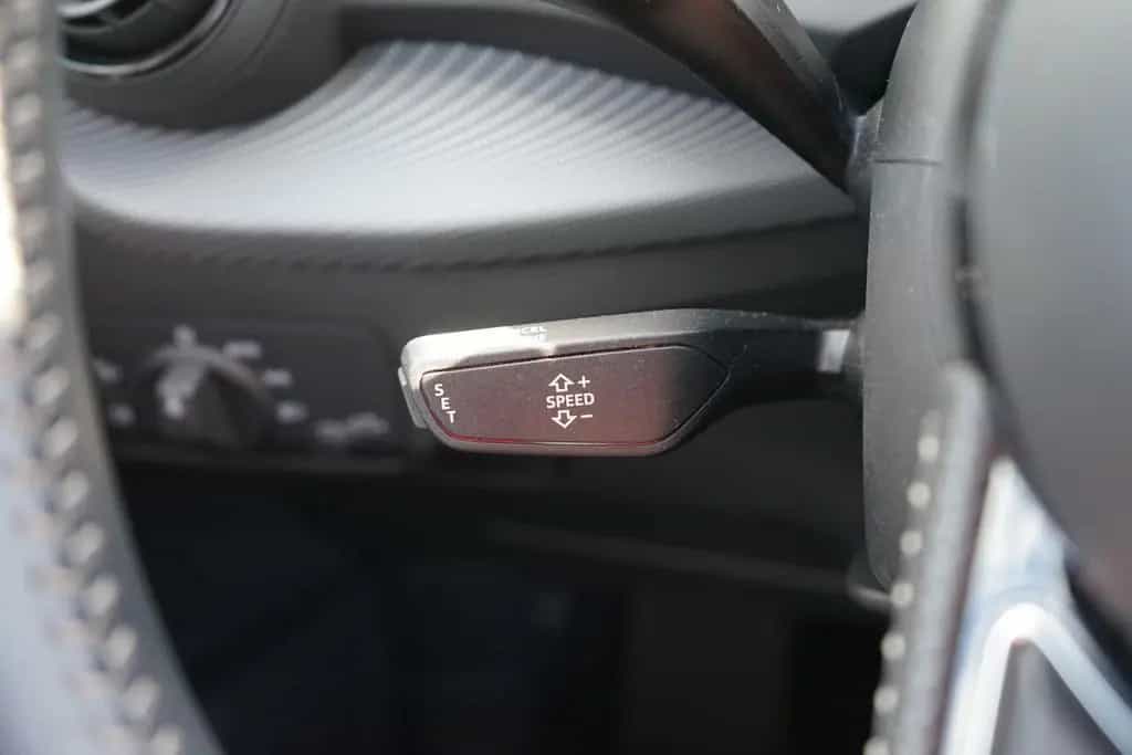 Audi Q2 1.4 TFSI S-Line S-Tronic LED Navi Sitzheizung 06/2017-photo-19