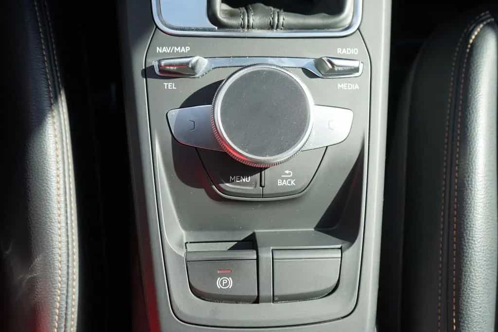 Audi Q2 1.4 TFSI S-Line S-Tronic LED Navi Sitzheizung 06/2017-photo-34