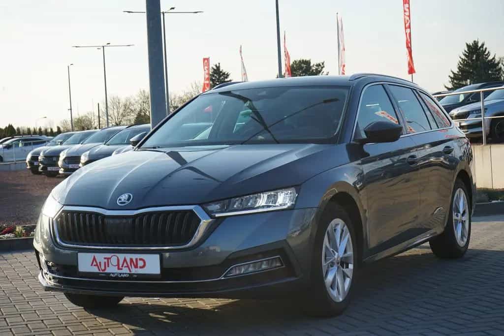 Skoda Octavia Combi 1.5 TSI First Edition 08/2020-photo-1