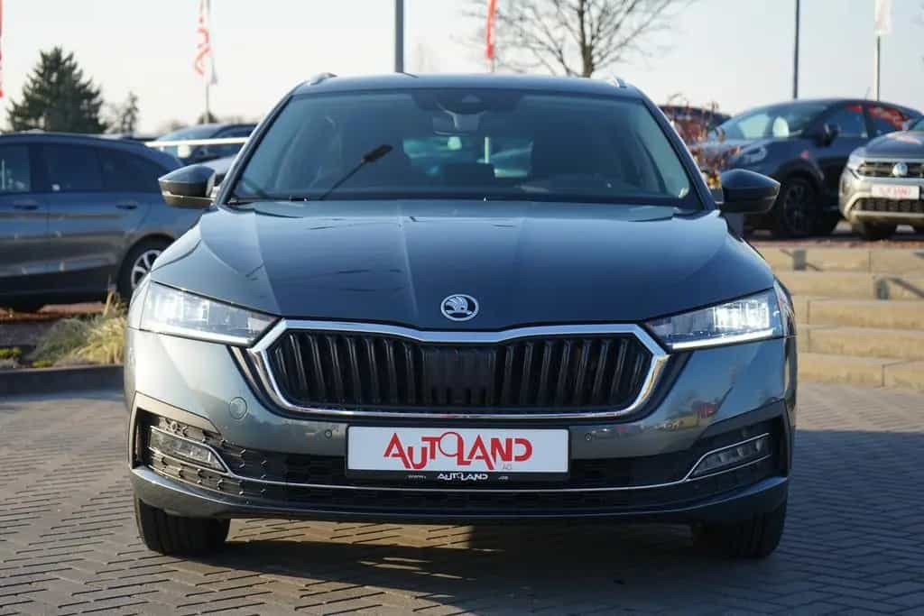 Skoda Octavia Combi 1.5 TSI First Edition 08/2020-photo-2