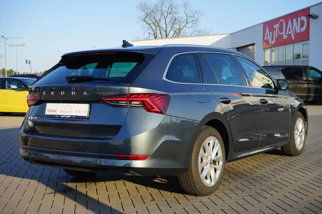 Skoda Octavia Combi 1.5 TSI First Edition 08/2020-photo-5