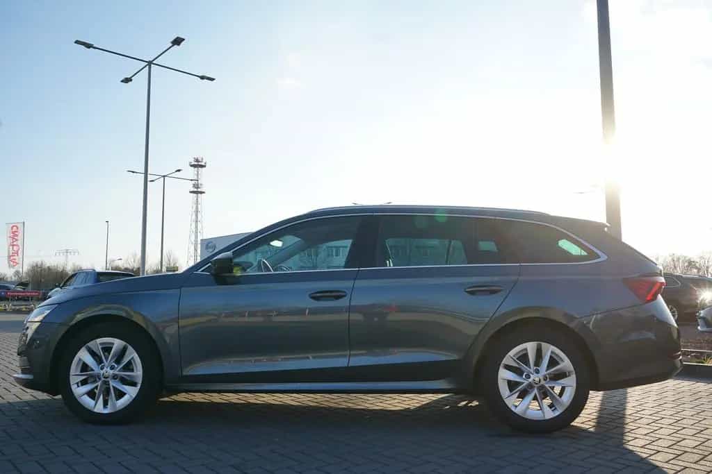 Skoda Octavia Combi 1.5 TSI First Edition 08/2020-photo-8