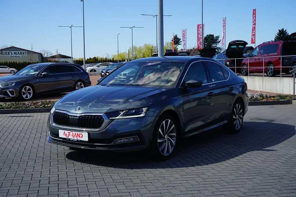 Skoda Octavia 1.5 e TSI AHK Kamera ACC Winterpaket 03/2021-photo-1